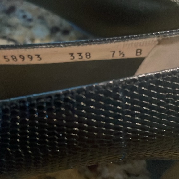 Salvatore Ferragamo black leather low pump - Picture 5 of 5